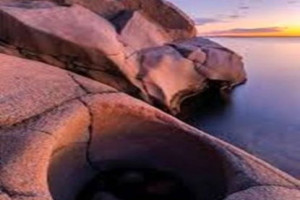 Bilde av Holmer, svaberg og jettegryter